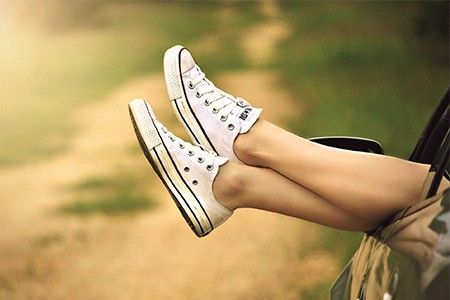Tips Simpel Bersihkan Sepatu Putih Kamu tanpa Ribet!